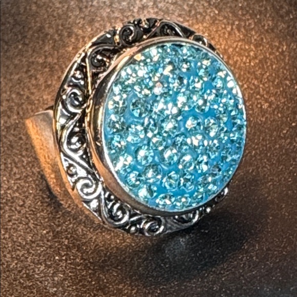 Loveglisten Jewelry - 20mm Ornate Silver-Tone Snap Button Ring with 1 Blue Sparkle Snap (shown)